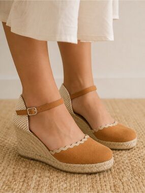 Paseart Spain Suede Scalloped Espadrille Wedges Size 41 (USA 10) Tan Brown
